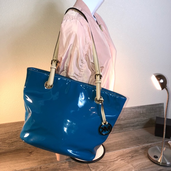 Michael Kors Handbags - MICHAEL KORS PATENT TOTE